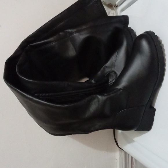 Thigh high black boots - Picture 5 of 10